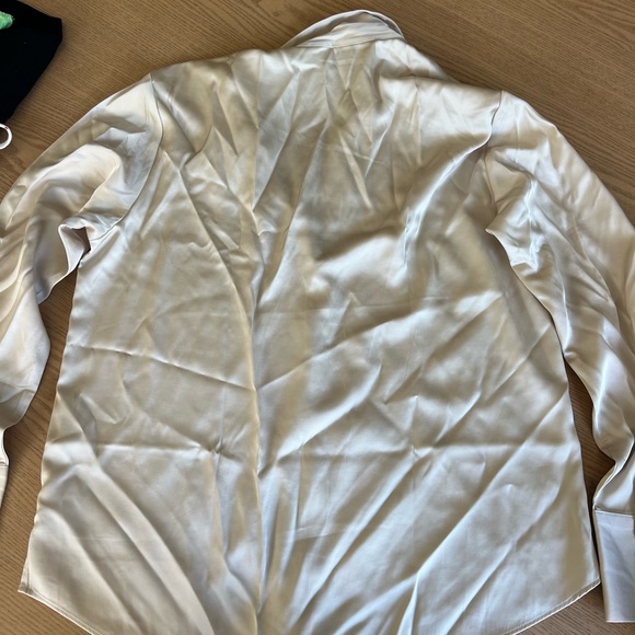 A&F Silk Button down Blouse - Picture 4 of 4